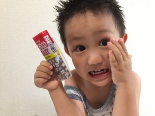 アンパンマンのペロペロチョコ♪ 3歳のトレーシーと2歳のスティーブ ★Tracy and Steve loves Anpanman's chocolate 面包超人 日本人气玩食★