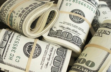 Dolar Sakin Seyrine Devam Ediyor