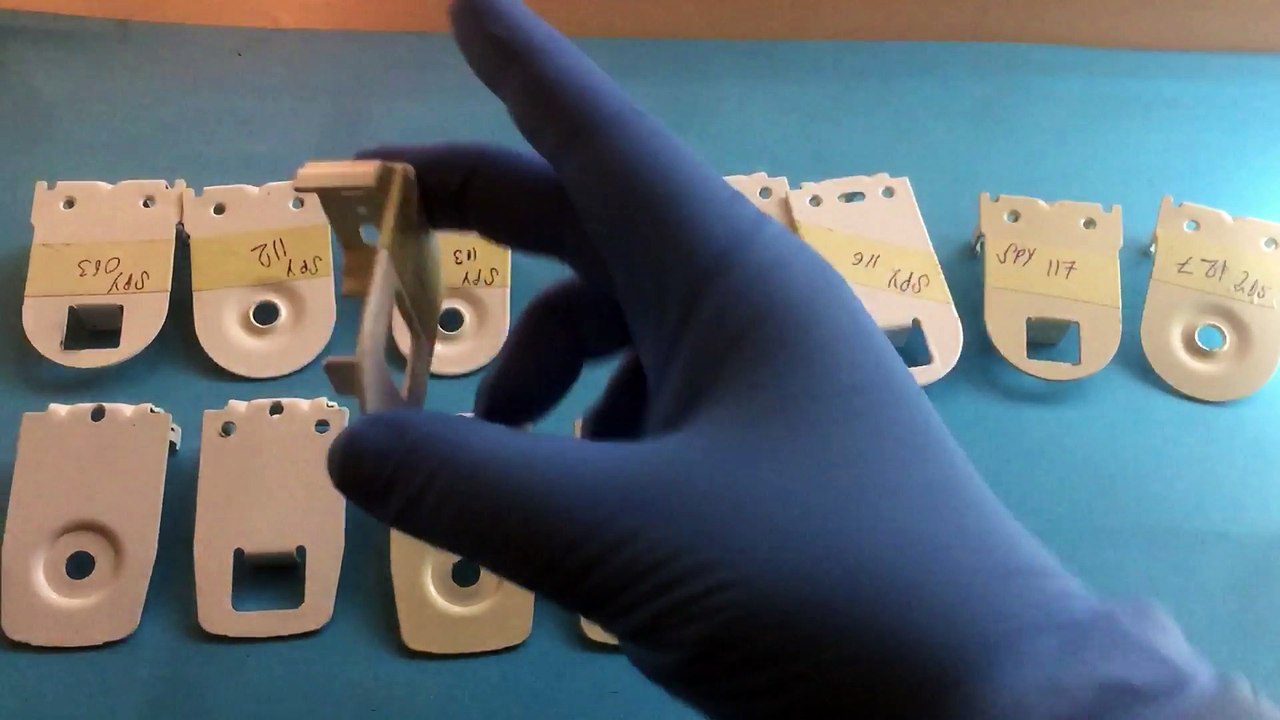 Spy114-Maviperde-Dar Kasa Metal Beyaz Kısa Kare Ayak