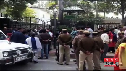 কেজরিওয়ালের বাড়ি পরিদর্শন করল পুলিশ