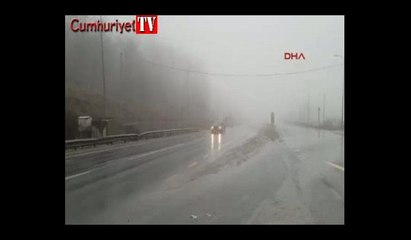 Bolu Dağı'nda sis ulaşımı etkiledi