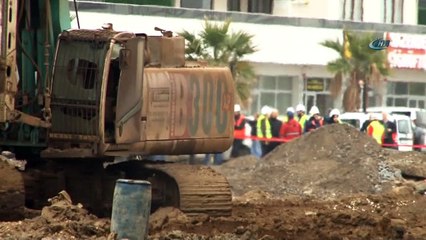 İş makinesi ana doğalgaz borusunu patlattı... Etrafa yükselen gaz böyle görüntülendi