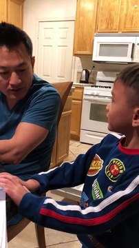 Con trai Ngô Kiến Huy nói tiếng Anh