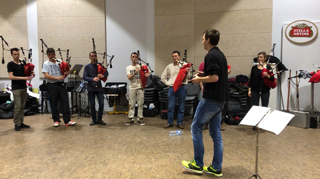 Dernières répétitions du bagad Bro Dreger avant le championnat national de dimanche