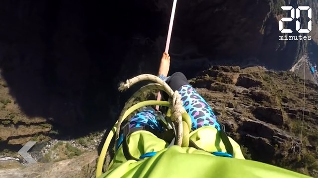 Ils traversent 422m les yeux bandés... à 363m d’altitude! - Le Rewind du vendredi 23 février 2018