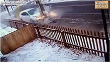 Driver loses control of the car and knocks violently against a pole
