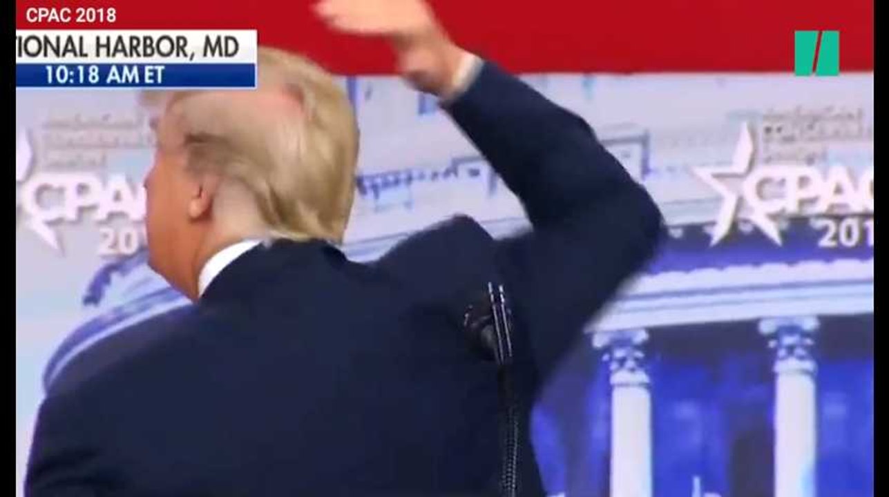 "Je fais l'impossible pour cacher ma calvitie": Trump blague sur coiffure