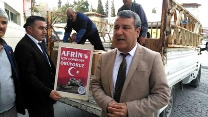 Mersinli kadınlar Afrin’deki askerlere elleriyle ördükleri boyunlukları gönderdi