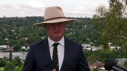 성추행 비난받은 호주 부총리 결국 사임...정치적 이유로 의원직은 유지 / YTN