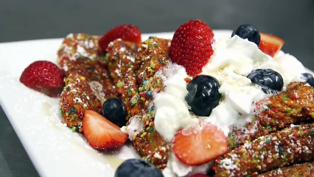 Las Vegas bar serves French toast coated in Fruity Pebbles