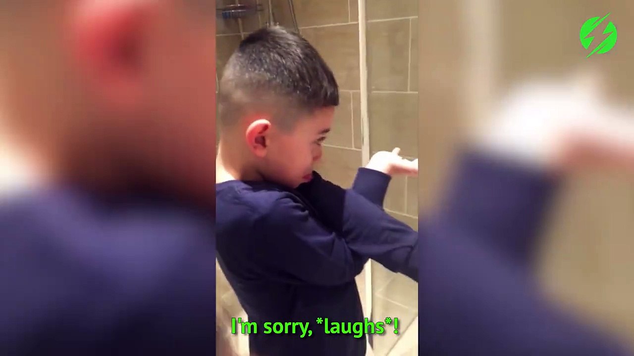 Quand ton papa te fait une blague bien crade aux toilettes