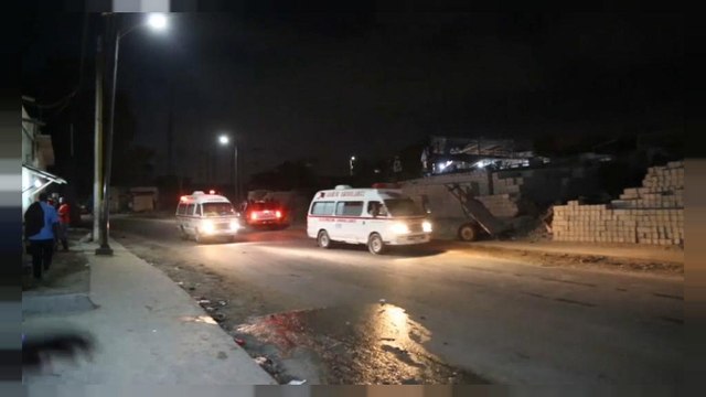 At least 18 dead and 20 injured after twin car bomb attacks in Somalia's capital Mogadishu