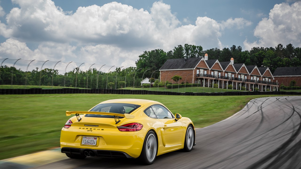Porsche Cayman GT4 at Lightning Lap 2016