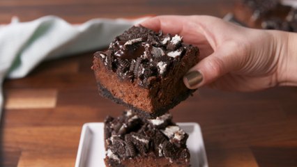 Hot Fudge Cheesecake Bars Are A Chocolate Lover's Fantasy