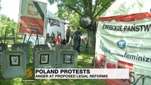 Poles protest over government's alleged bid to boost legal influence