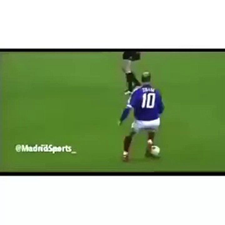 اينزو يقلد ابيه زيزو في الحركة المسجلة باسمه