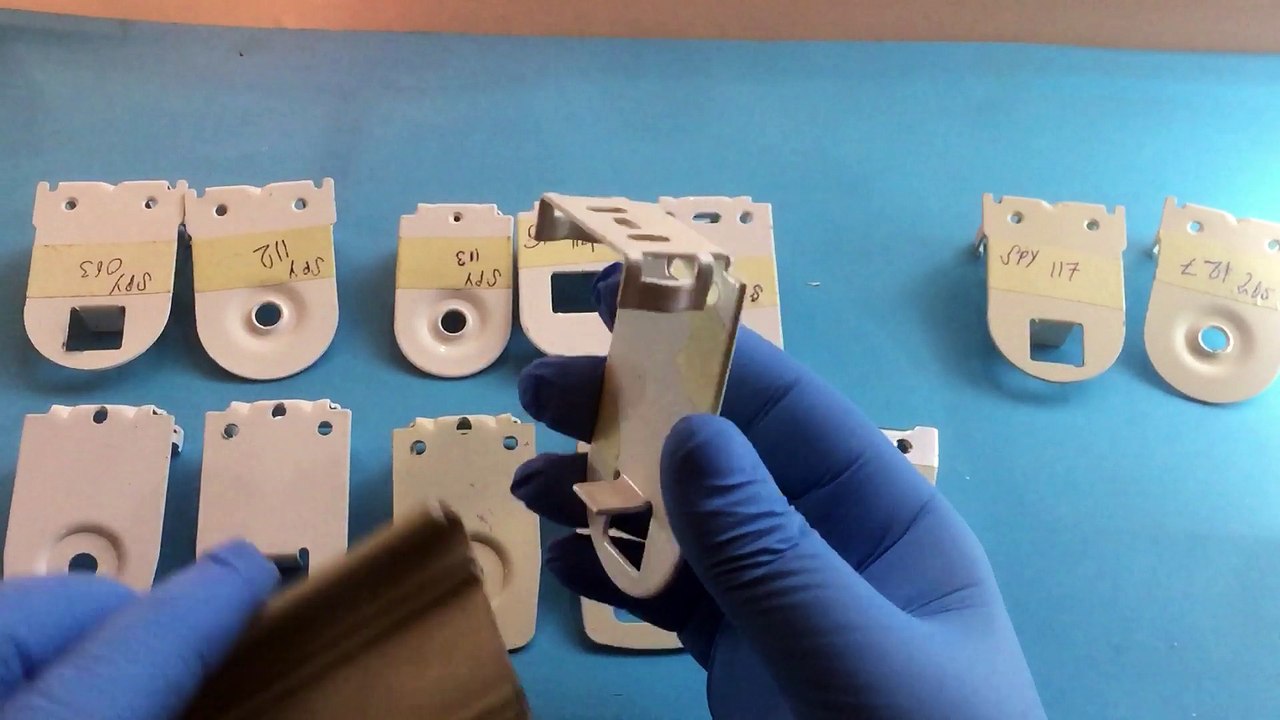 Spy116-Maviperde-Geniş Kasa Metal Beyaz Uzun Tırnaklı Ayak