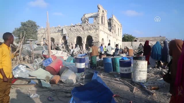 Somali'de Bomba Yüklü Araçlarla Saldırı - Olay Yeri