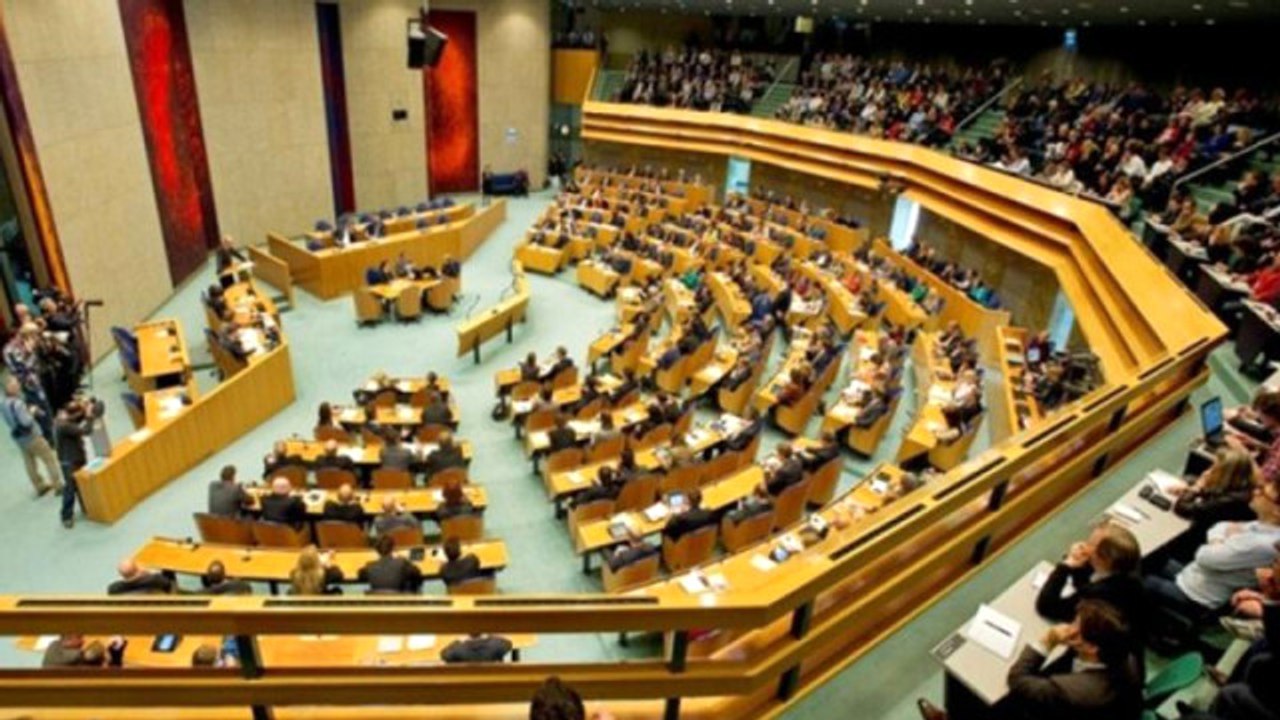 Hollanda'da Sözde 'Ermeni Soykırımı' Var Diyen 5 Türk Vekil