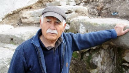 Kırkağaç’ta tarihi çeşmeyi gün yüzüne çıkardı