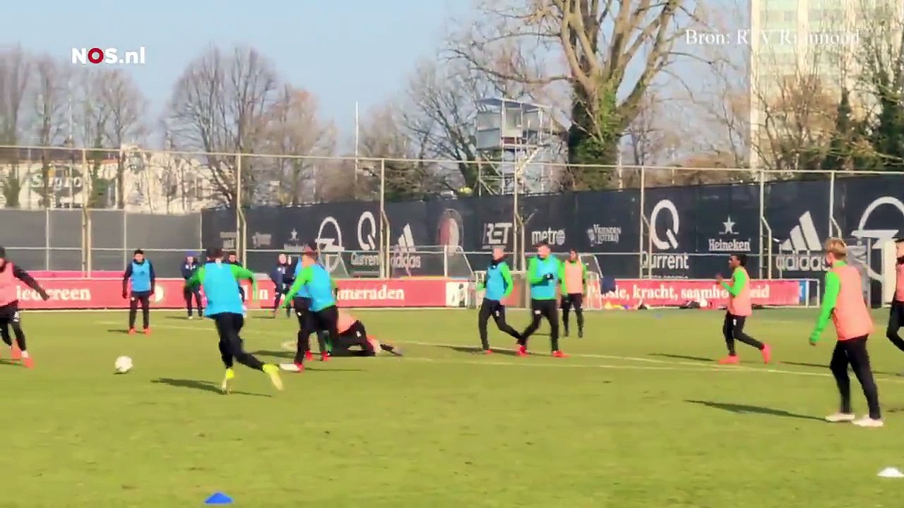 Quand deux joueurs  de football du Feyenoord se battent à l’entrainement