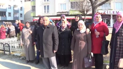 Iğdır Vali Halkla Beraber Sokak Hayvanları İçin Yiyecek ve Su Bıraktı