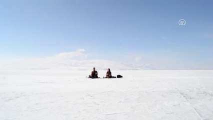 Buzla Kaplı Gölde Kahve Keyfi - Kars