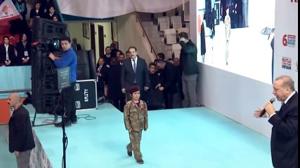 Bordo Bereli Küçük Kız Erdoğan'ın Dikkatinden Kaçmadı... İşte O Duygulandıran Anlar...