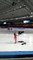 Un homme en tutu fait irruption sur la piste de patinage aux jeux olympiques