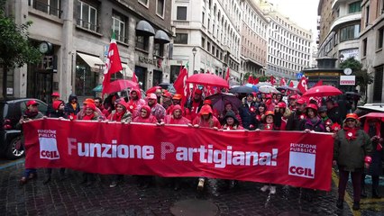 Anti-fascist groups demonstrate in Rome