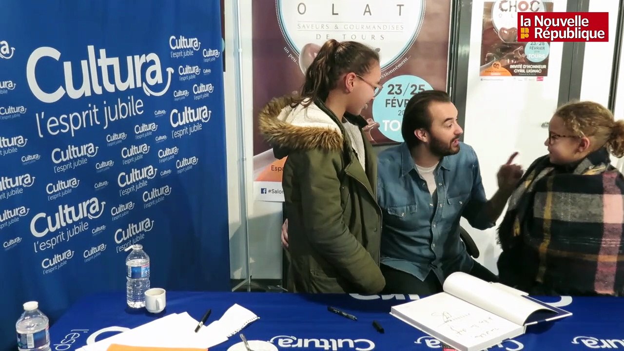 VIDEO. Cyril Lignac, vedette du salon du chocolat à Tours