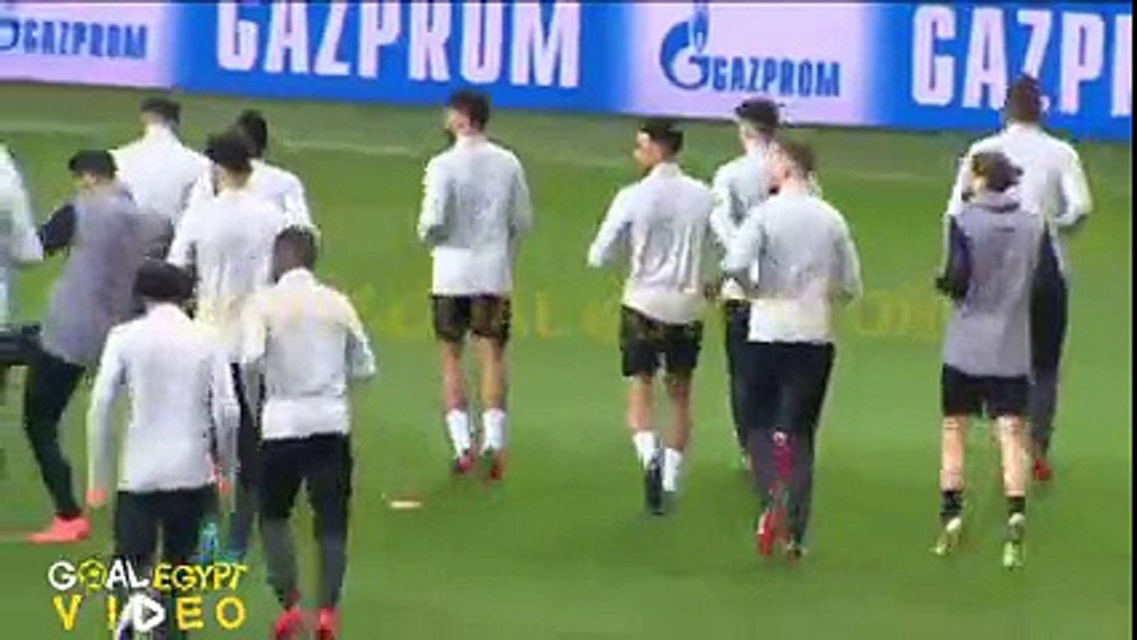 شاهد استعراض مهارى من محمد صلاح امام كلوب فى مشهد عالمى وتاريخي ... وضحك هستيري من لاعبي ليفربول ✋