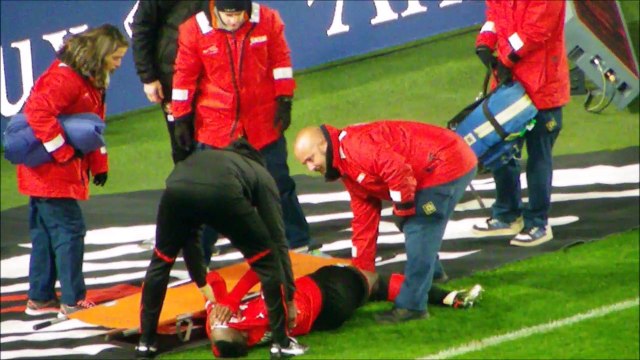 24/02/18 : SRFC-ESTAC : sortie de Gnagnon sur civière (77')