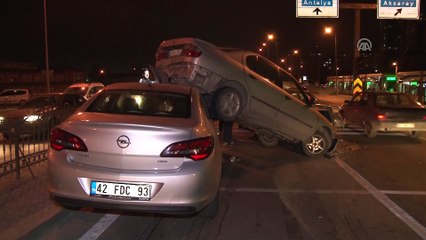 Zincirleme trafik kazası: 2 yaralı - KONYA