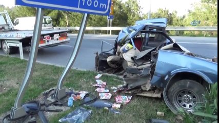 Otomobil İkiye Bölündü: 1 Ağır Yaralı