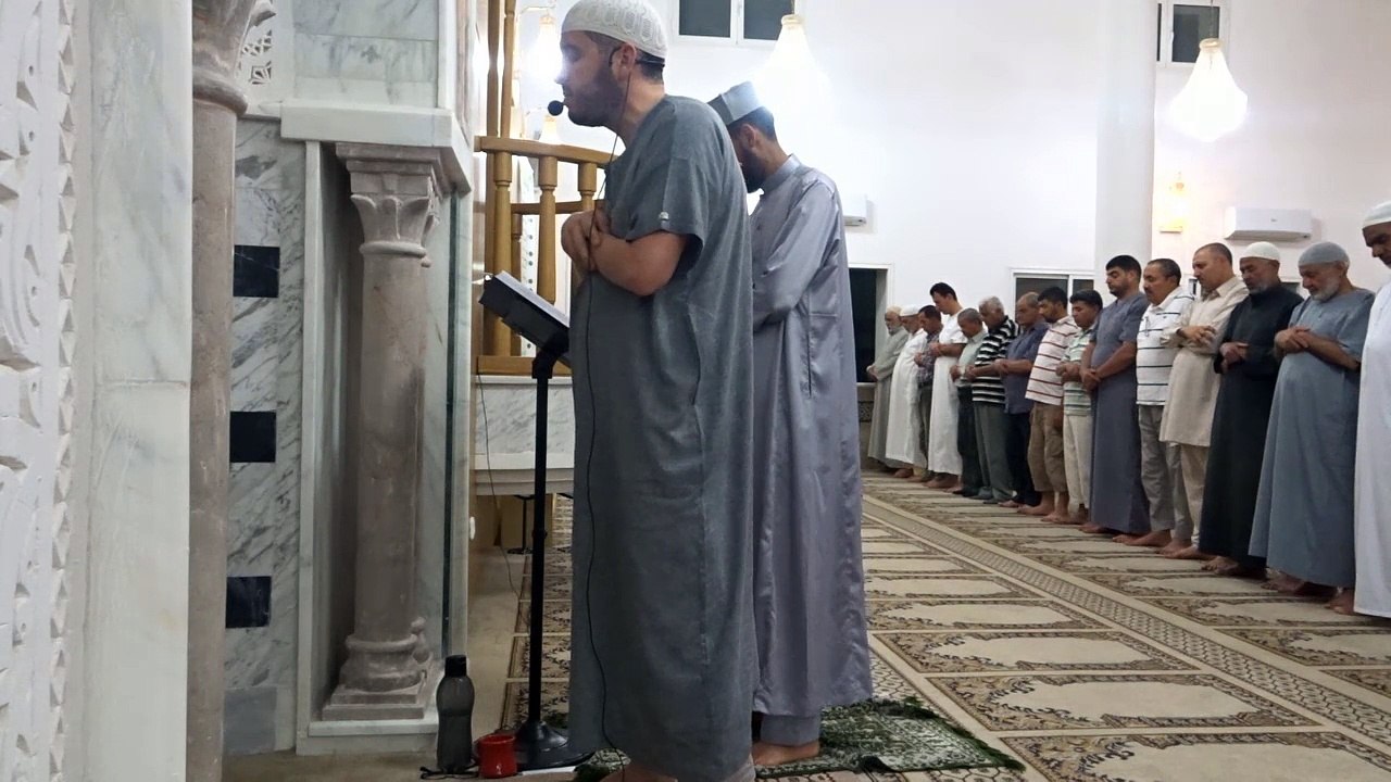 سورة من الاية لا خير في كثير من نجواهم إلا من أمر بصدقة أو معروف أو إصلاح بين الناس القارئ هشام المنزلى برواية قالون عن نافع
