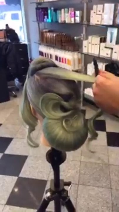 How-To: Vintage Inspired Updo Hair Tutorial