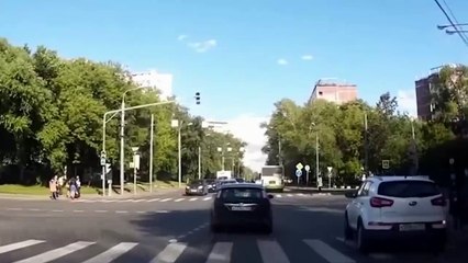 IDIOT VAN DRIVING SITUATIONS, CRAZY VAN DRIVING FAILS COMPILATION 2017