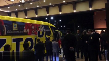 لحظة وصول فريق اتليتيتكو مدريد لفندق الاقامة 1