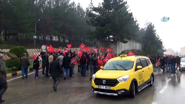 Tanklar Vatandaşların sevgi gösterileri altında Afrin’e uğurlandı