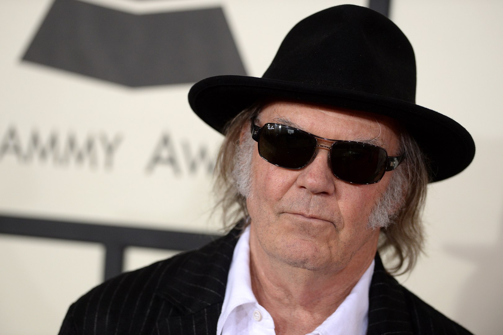 ⁣Neil Young Blasts Google for Ripping off Artists