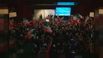 Berlusconi, bagno di folla al Manzoni di Milano