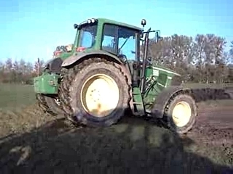 JOHN DEERE QUI TASSE