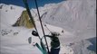 Ce skieur s'envole au-dessus d'une avalanche en parapente !