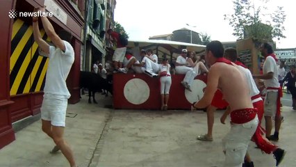 Selfie devant en Taureau en liberté : encorné en pleine rue à Bayonne !