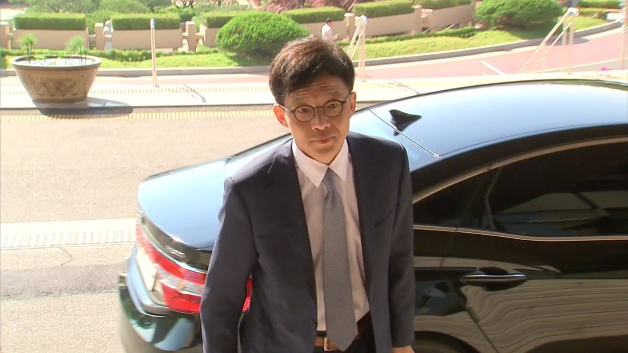 안태근 전 검사장 오늘 오전 피의자 소환 / YTN