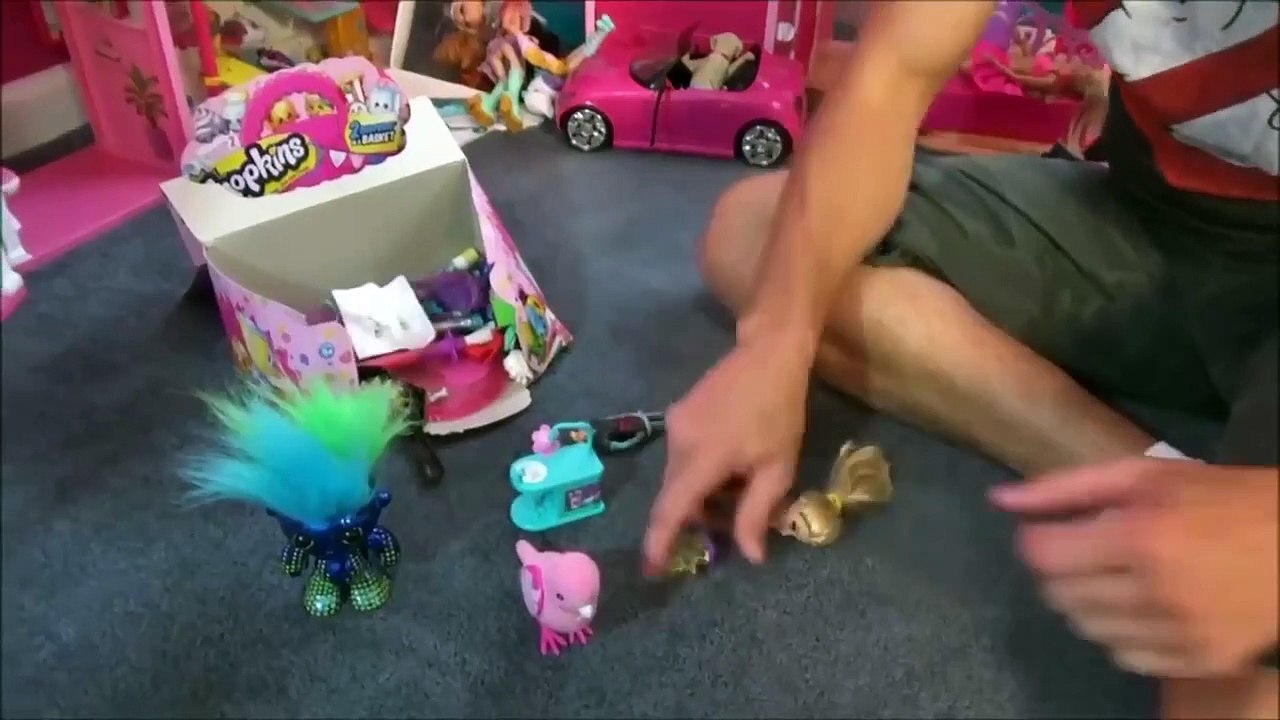 Bad Baby Real Food Fight Victoria vs Annabelle & Freak Daddy Toy Freaks Bad Kids Crying baby