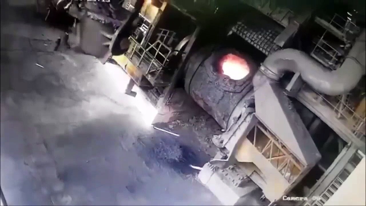 Eriyen Çelik Kazanından Saniyeler İle Kurtulan İşçi