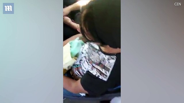 Kinh hoàng người đàn ông đầu đầy chấy ngồi trên xe bus khiến những hành khách đi cùng sởn gai ốc