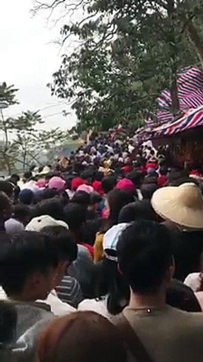 Chùa Hương thất thủ vào ngày mùng 5 Tết